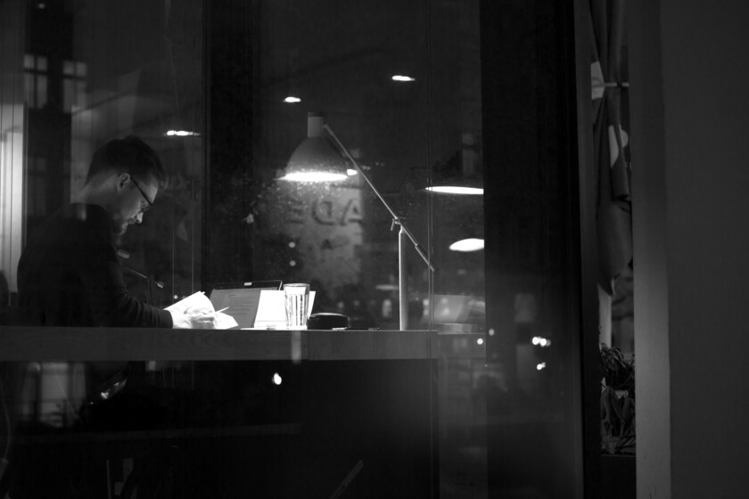 Empleos en remoto en el turno de noche: un listado de nueve trabajos con esta particularidad  