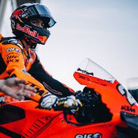 Raúl Fernández es el único piloto sin puntos en MotoGP y piensa en Yamaha mientras el Tech3 de KTM se descompone 