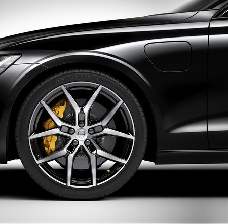 La versión más potente del Volvo S60 será el T8 PHEV que estará firmado por Polestar