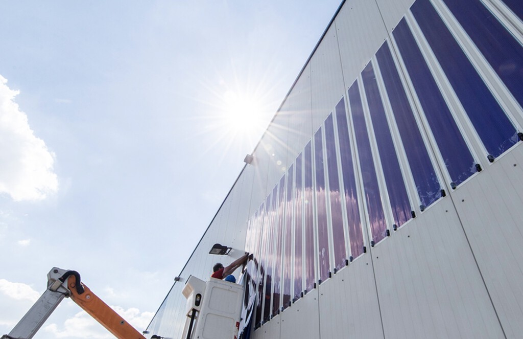 Estas placas solares son adhesivas, pesan poco, se adaptan a cualquier estructura y sirven para ahorrar en la factura de la luz