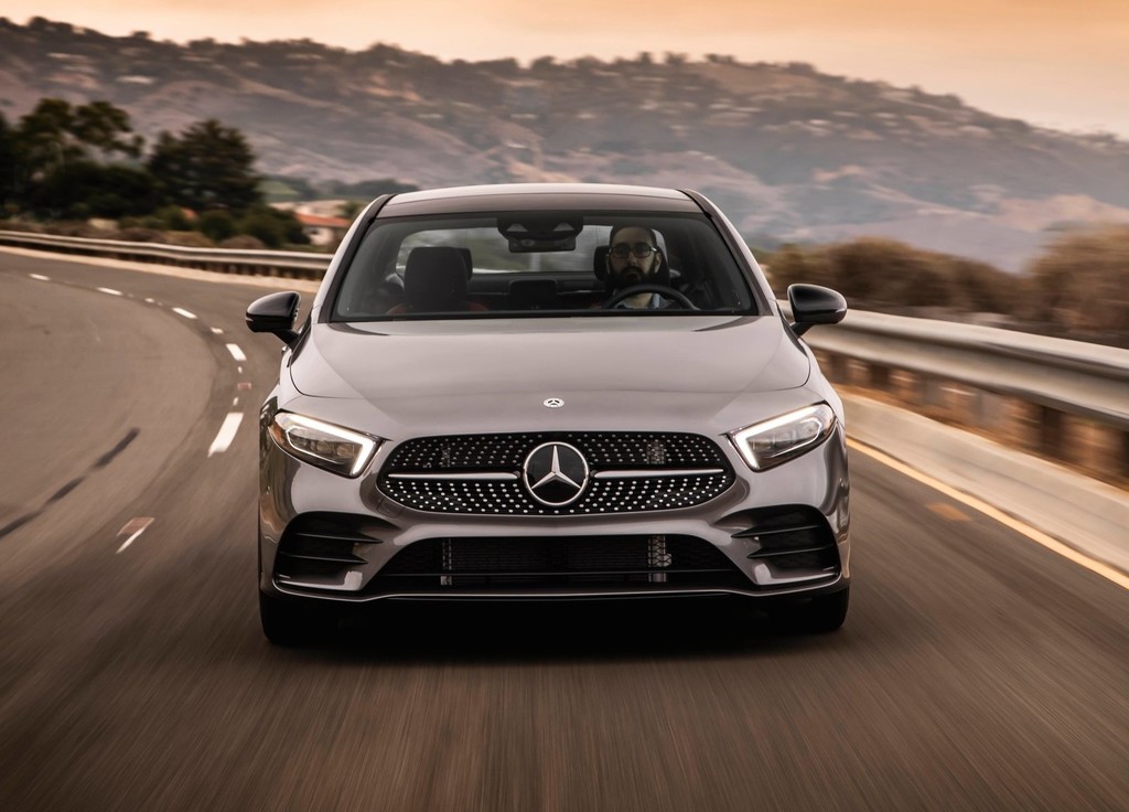 El Mercedes-Benz Clase A Sedán no reemplazará al CLA. Su nueva generación casi está lista