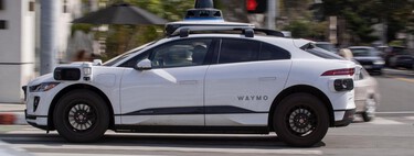 Otro coche autónomo queda en ridículo: un robotaxi no paraba de dar vueltas en un estacionamiento y su pasajero casi pierde un vuelo porque no podía bajar