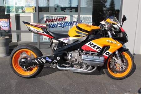 Honda Firewing, o Goldblade, o... mixto entre una CBR 1000 RR y una Goldwing