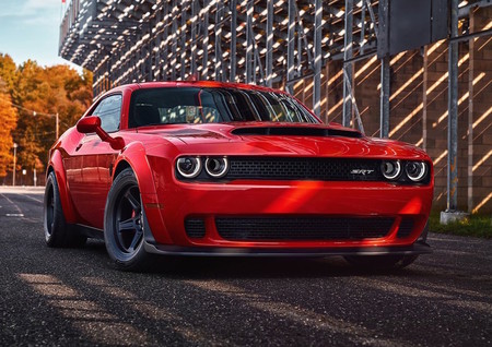Dodge Challenger SRT Demon, 840 hp y 770 lb-pie para un 0 a 100 km/h en 2.3 segundos