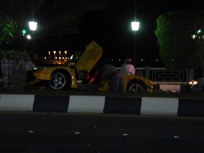 Ferrari Enzo accidentado en Abu Dhabi