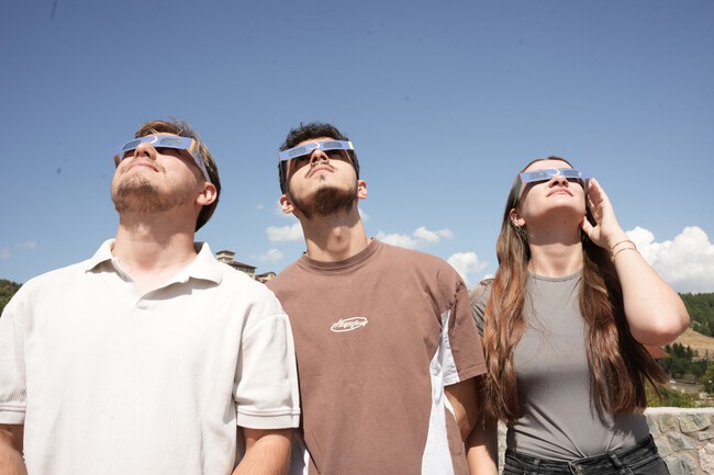 Gafas Eclipse Un Minuto