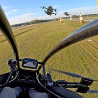 Los autos voladores ya existen y también hacen competiciones: así se ve la primera carrera desde estos vehículos