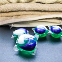 Las cápsulas de detergente son uno de los productos de limpieza que más intoxicaciones causan en niños 