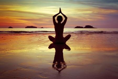 Naked Yoga: deja la ropa en la puerta