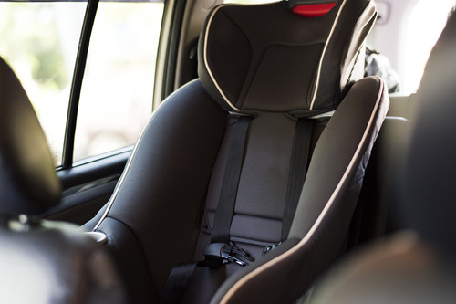 ¿Cómo me deshago de la silla para el coche que ya no uso porque ha caducado o ha estado en un accidente vial?