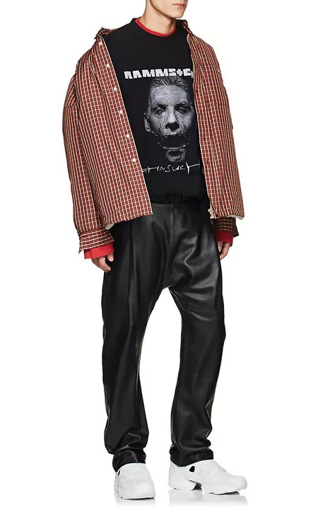 ¿La última broma de Vetements? Venderte una camiseta de Rammstein por más de treinta veces su precio