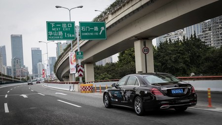 Mercedes-Benz ya enfrenta su Clase S autónomo a los retos del tráfico en China