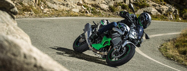Kawasaki Z 7 Hybrid: una naked híbrida que corre como una 1.000 y consume como una 250 cc