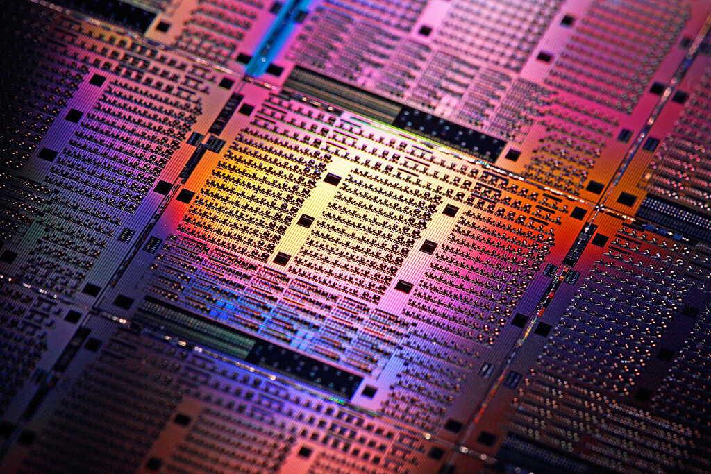 España pisa el acelerador en su particular carrera de los chips. Y lo hace con una apuesta total por la fotónica integrada