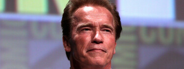 Arnold Schwarzenegger lleva 29 años pagando un dólar a Warner Bros para poder quedarse con el mítico objeto de una de sus películas peor valoradas 