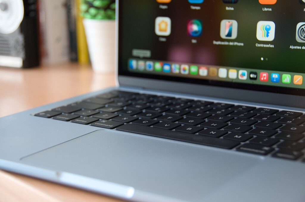 Temo que las teclas de mi nuevo MacBook acaben sucias y desgastadas. La solución para evitarlo que he comprado no llega a 10 euros 