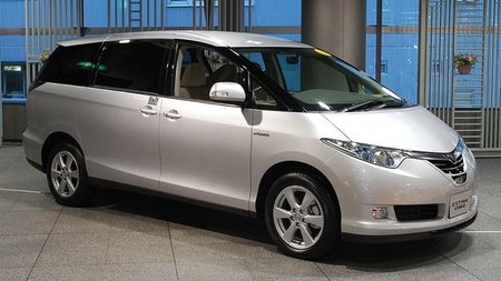 800px-toyota_estima_hybrid_01.jpg