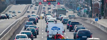 Librarse de los atascos era uno de los alicientes para comprarse un coche eléctrico. La DGT lo ha matado