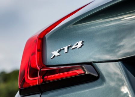 Cadillac Xt4
