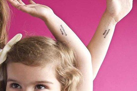 Telttoo: el teléfono de los padres en tatuajes temporales para los peques