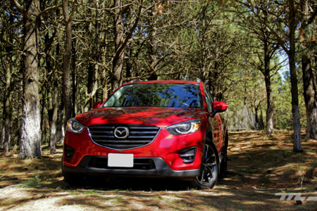Probamos la Mazda CX-5, un SUV familiar que entiende que sí nos gusta manejar