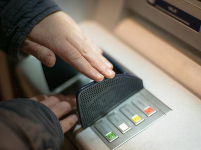 El FBI advierte a los bancos sobre un posible hackeo a cajeros automáticos en todo el mundo 