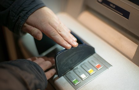 El FBI advierte a los bancos sobre un posible hackeo a cajeros automáticos en todo el mundo