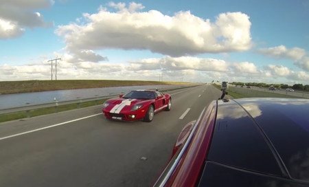 Vídeo: ¿Un Tesla Model S P90D puede humillar a un Ford GT? Quizá, pero sólo por 19 segundos