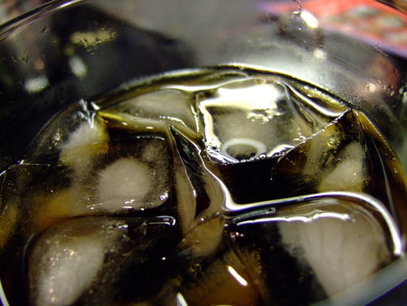 ¿Por qué los fabricantes añaden dulce a las bebidas muy frías?