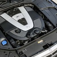 Mercedes-Benz se dio cuenta de que apostar tan fuerte por el coche eléctrico fue un error. Ahora dice que su glorioso motor V12 de gasolina seguirá vivo más allá de 2030