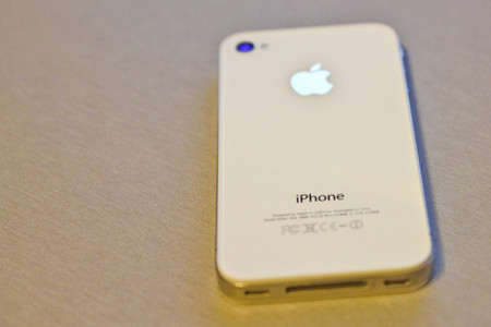 El día que Apple retrasó el lanzamiento del iPhone 4 de color blanco, ¿ocurrirá lo mismo con los AirPods?