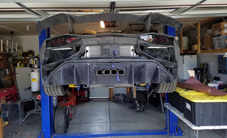 Un padre y un hijo están construyendo una réplica de un Lamborghini Aventador... ¡con una impresora 3D!