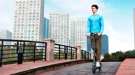 El problema de los patinetes eléctricos circulando por las calles y su vacío legal: lo que sabemos hasta ahora