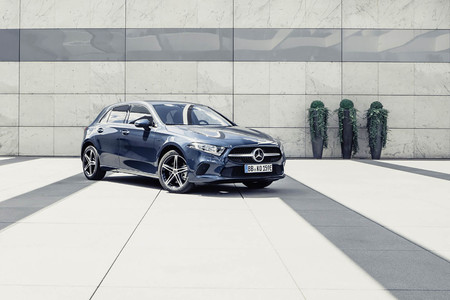 Mercedes Volvo motores híbridos