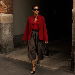 Cinco pantalones amplios de Zara para vestir este otoño desde en la oficina hasta en una cena con amigas 