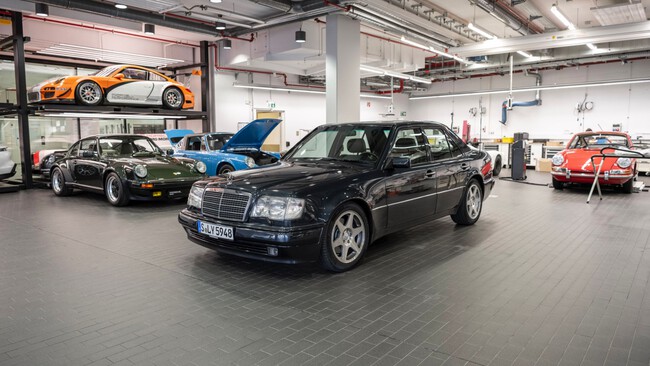 mercedes-benz museo porsche