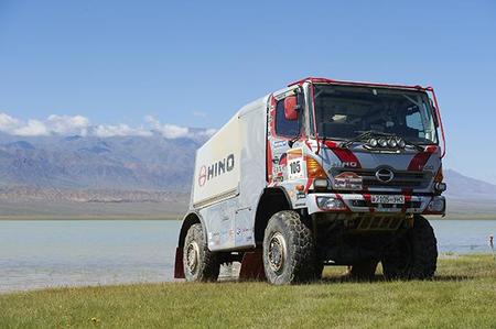 Dakar 2013: más camiones con el Hino 500 de los Sugawara