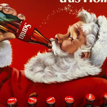 Este mito vuelve cada Navidad como el turrón, pero Coca-Cola no inventó a Papá Noel ni lo vistió de rojo. Solo lo explotó 
