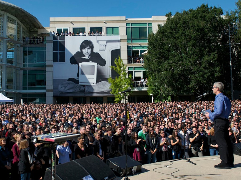 Steve Jobs ejecutó el último gran despido masivo en Apple en 1997. La lección que aprendió la compañía es la clave de por qué hoy no echa a nadie como otras Big Tech  Steve Jobs ejecutó el último gran despido masivo en Apple en 1997. La lección que aprendió la compañía es la clave de por qué hoy no echa a nadie como otras Big Tech