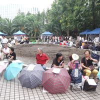 Na China, surgiu uma ideia para desarmar a bomba demográfica que lança uma sombra sobre o futuro do país: os "golpes do amor" 