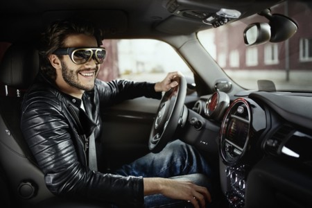 ¡Toma eso Google Glass! Mini presenta sus lentes de realidad aumentada