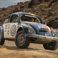 Este Volkswagen Beetle de 1970 está listo para afrontar la Baja 1000, con apoyo oficial