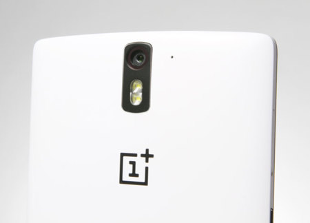 OnePlus Two y ¿su gran novedad?: un lector de huellas, otro que se apunta a la 'moda'