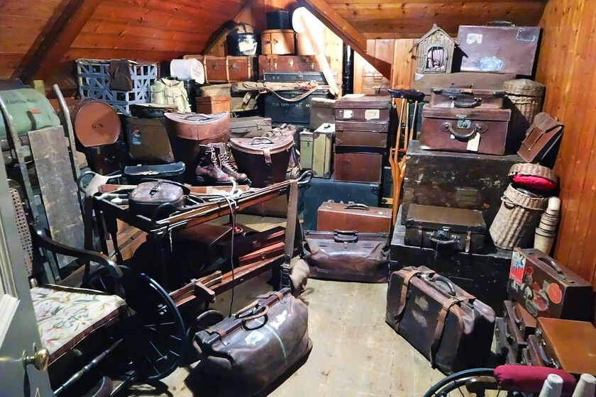 Leather Trunk Travel Store Vehicle Room 906344 Pxhere Com
