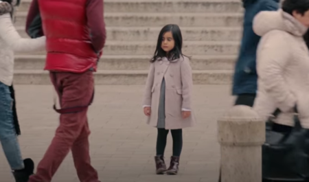 ¿Qué harías si ves a una niña sola en la calle? Los niños invisibles y el desolador experimento de Unicef