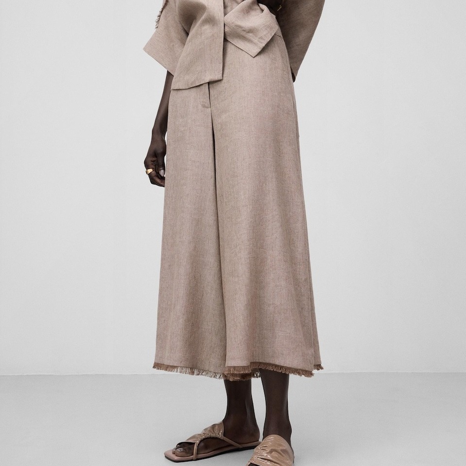 Adolfo Dominguez
Pantalón ancho de mujer cropped con lino