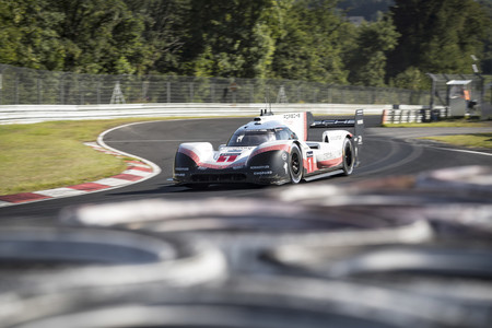Porsche rompe el récord de la vuelta más rápida en la historia de Nürburgring
