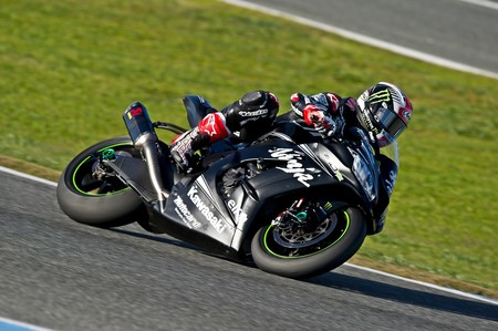 Jonathan Rea avisa con el mejor tiempo de la pretemporada, Marco Melandri segundo
