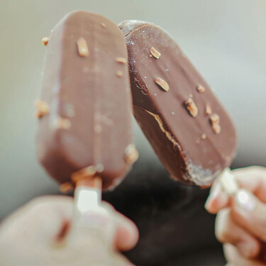 ¿Al rico bombón helado? La OCU cree que no y suspende al 50% de los que compras en el supermercado 