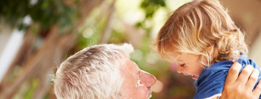 Un homenaje a los abuelos, las únicas personas capaces de detener el tiempo 